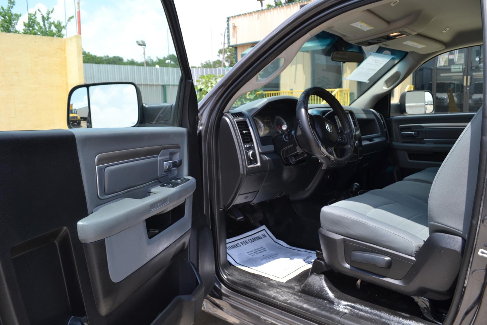 2018 GRAY /BLACK RAM 3500 with an CUMMINS 6.7L TURBO DIESEL engine, AISIN A465 6SPD AUTOMATIC transmission, located at 9172 North Fwy, Houston, TX, 77037, (713) 910-6868, 29.887470, -95.411903 - Photo#12